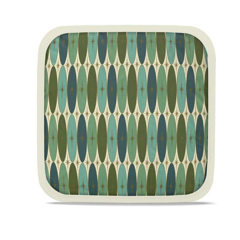 Geometric hot dish pad with teal and dark green scallop pattern, cream border