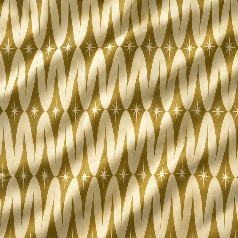 Elongated Diamond Regency Gold